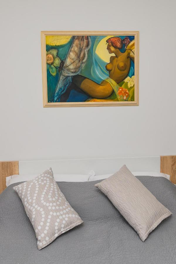 Miholascica Apartments Forever מראה חיצוני תמונה